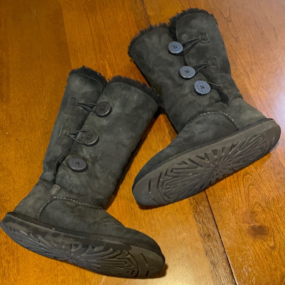 UGG Ladies Black Triple Bailey Button Boots Size 6